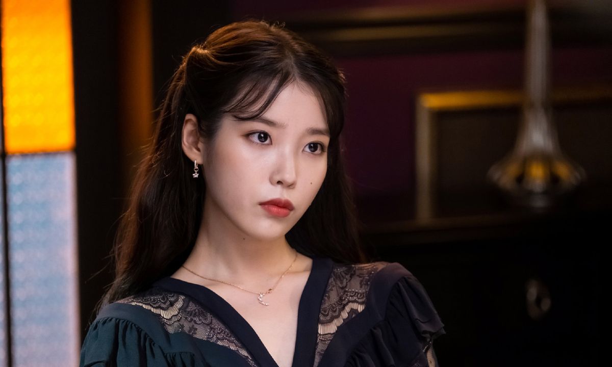 李知恩《德鲁纳酒店》高清剧照美图