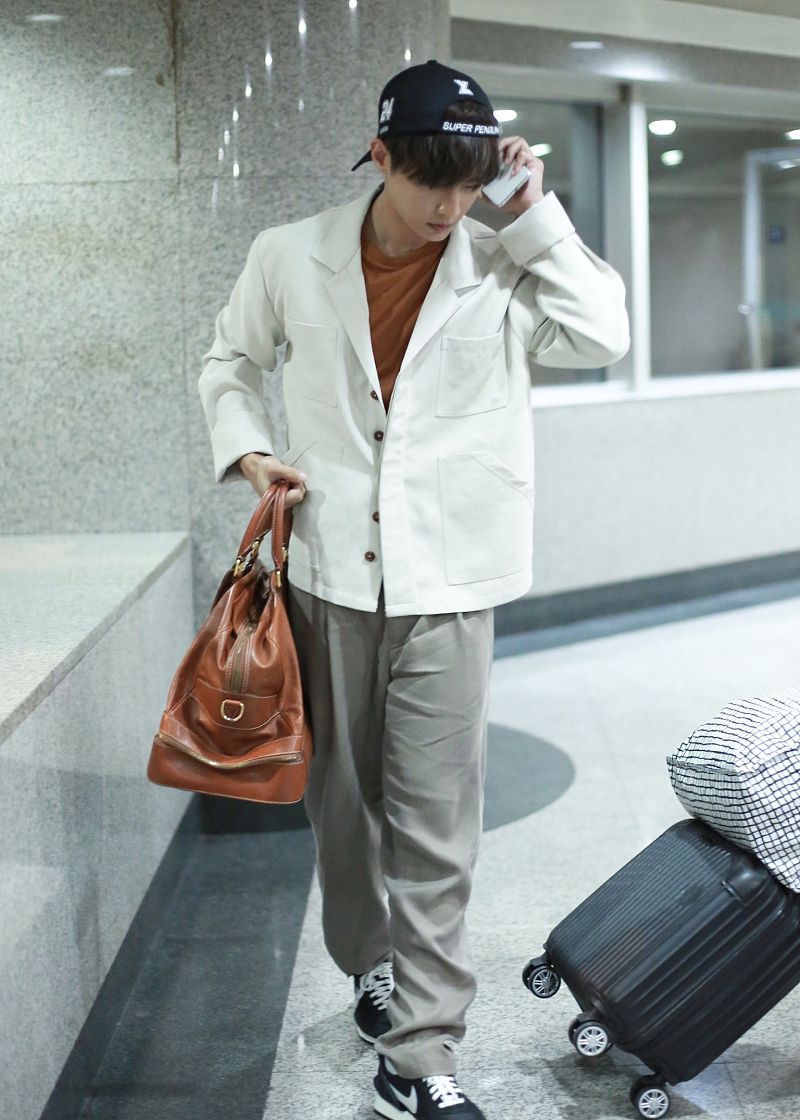 1 / 7 2019年8月24日,北京,炎亚纶机场街拍.