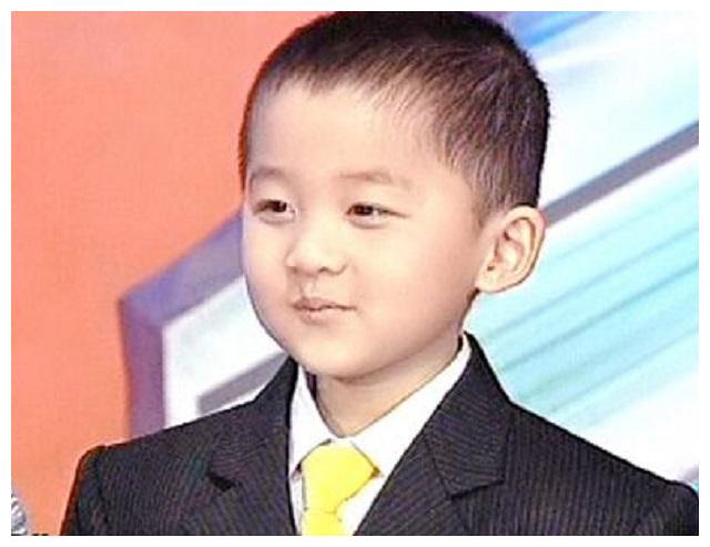 23岁仍是少年脸,原因引人唏嘘