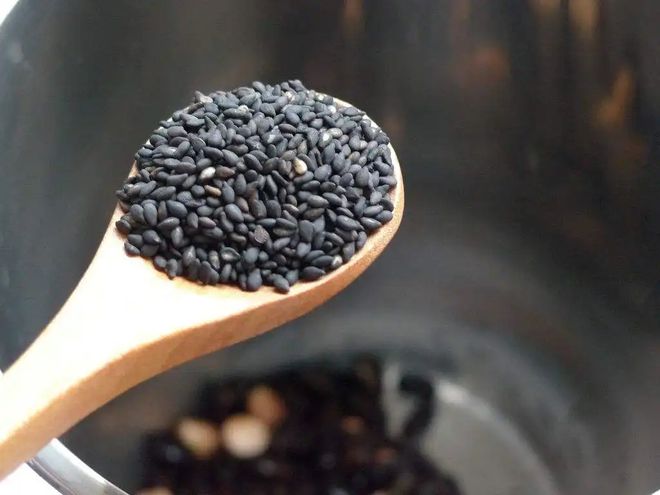 枸杞黑芝麻一起吃行不行 枸杞黑芝麻养生搭配指南