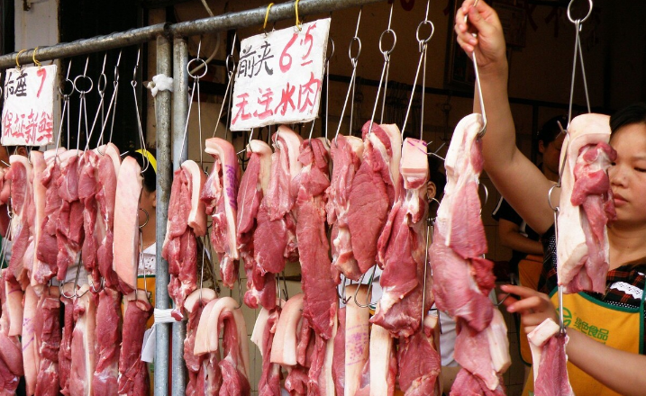 市场综上,在综合考虑供给与消费的情况下,个人认为,年底前生猪价格大