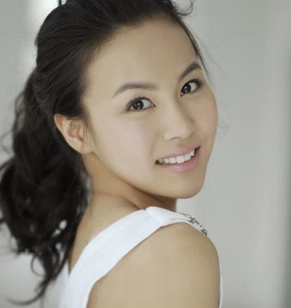 出演过众多影视,怎么看都是个美女,现如今却少见有作品了