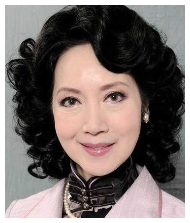 11岁出道,孔子第76代后人,嫁给青梅竹马恩爱40年,64岁依旧美丽|谢雪心