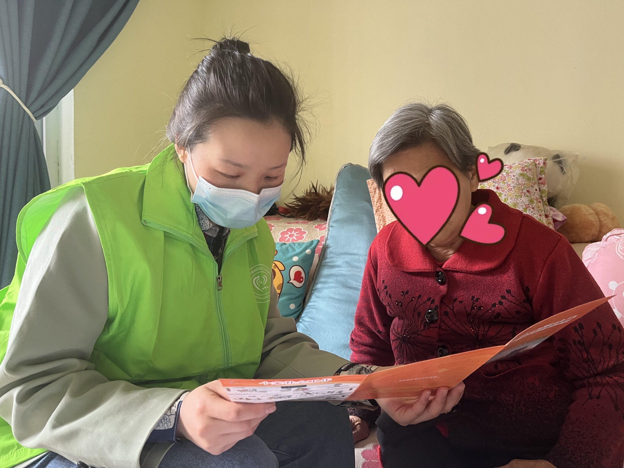 大渡口区困难独居老人社会工作服务项目入户探访活动