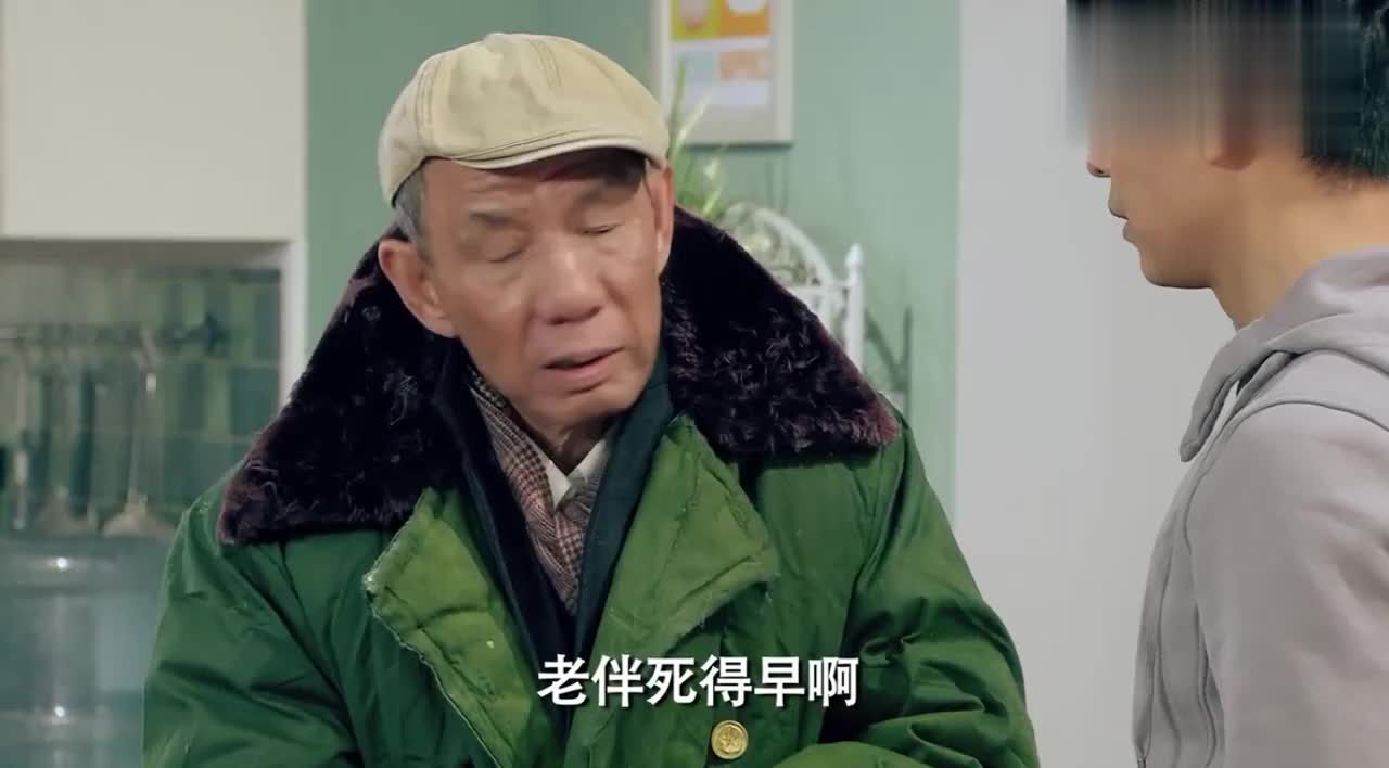 爱情公寓演技最强之人"洪七爷",演技收放自如,一菲美嘉看呆了