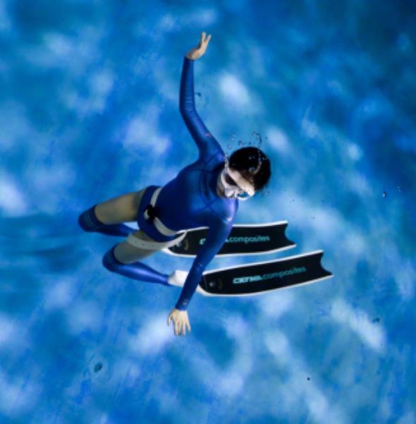 王子文潜游美照被疯传,穿泳衣好身材清晰可见,看到侧身时我呆了