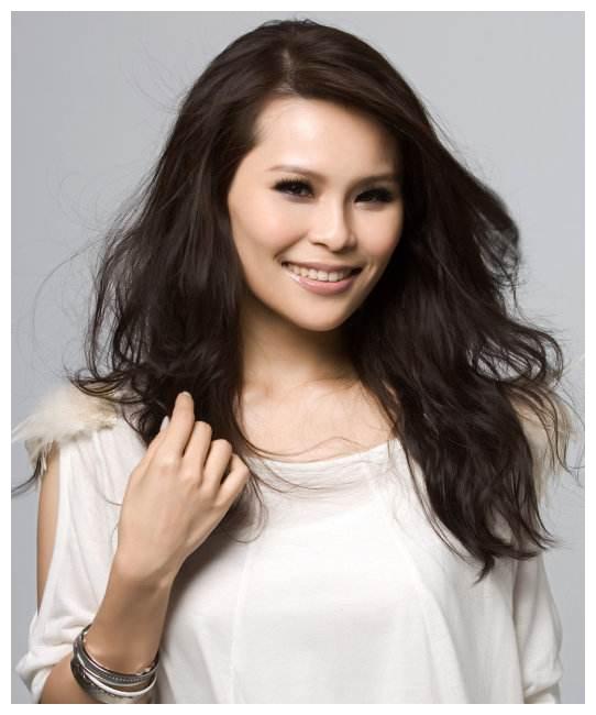 可怜的周蕙:比肩蔡依林,被成龙奉为偶像,却因恩师出卖前途尽毁