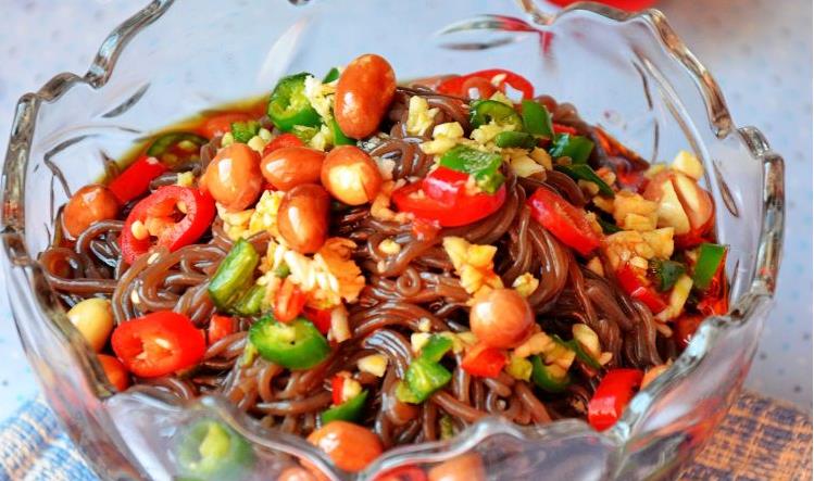 超美味的家常酸辣粉,做法简单特别开胃!