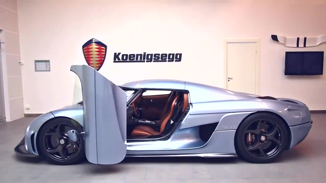 柯尼塞格为啥卖的贵开车上街,玩车门就够了!