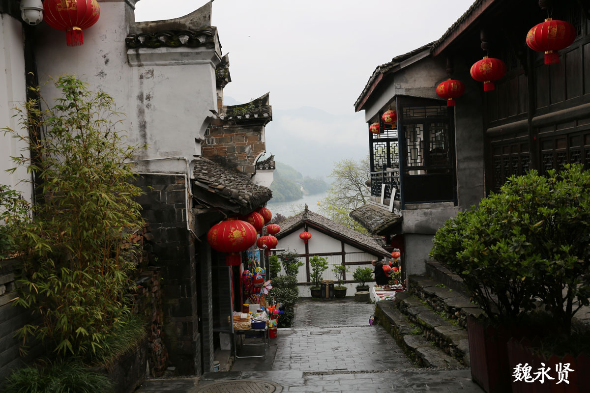 石泉后柳古镇:坐大游船划小木船游汉江,走进老街吃腊肉吃鱼|汉江|古镇