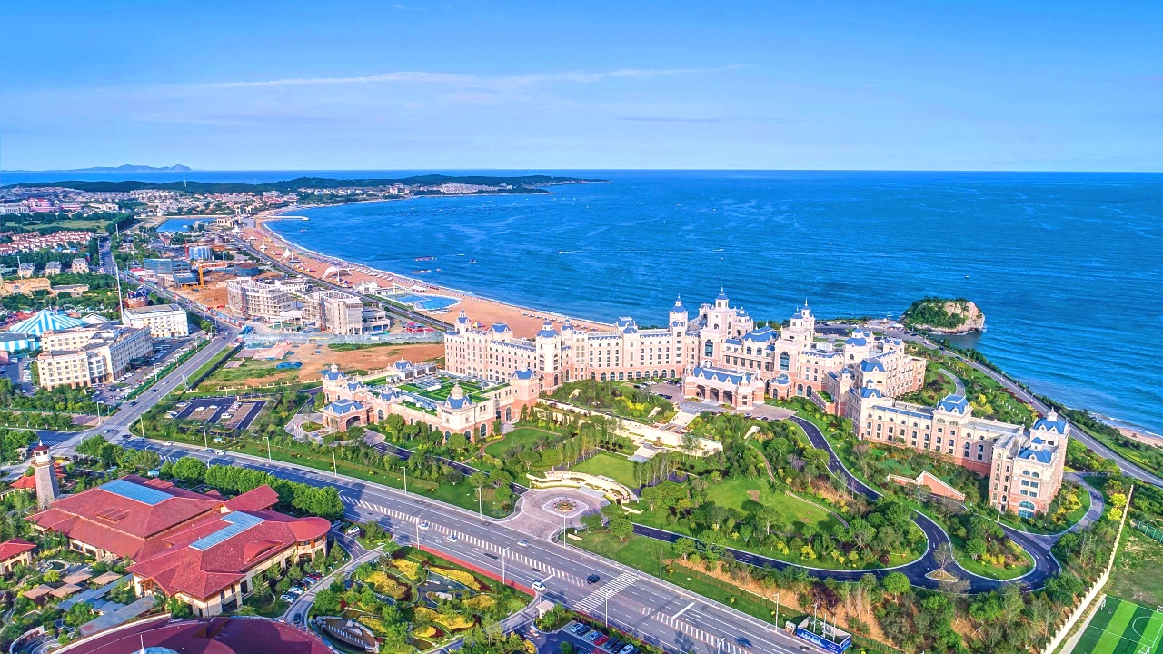 1 / 5 说起我国的沿海城市真的是非常多了,然而在北方最为著名的两座