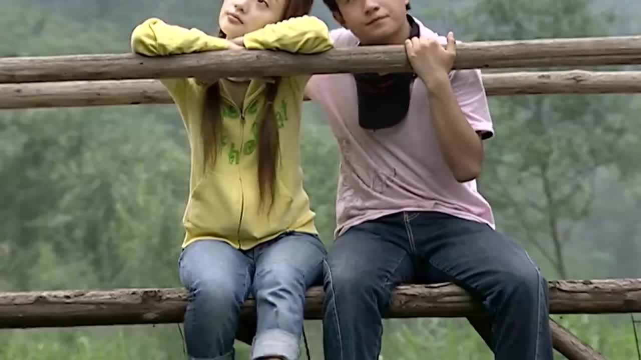 华子和向南都喜欢杨晓芸为了彼此之间的友谊他决定退出