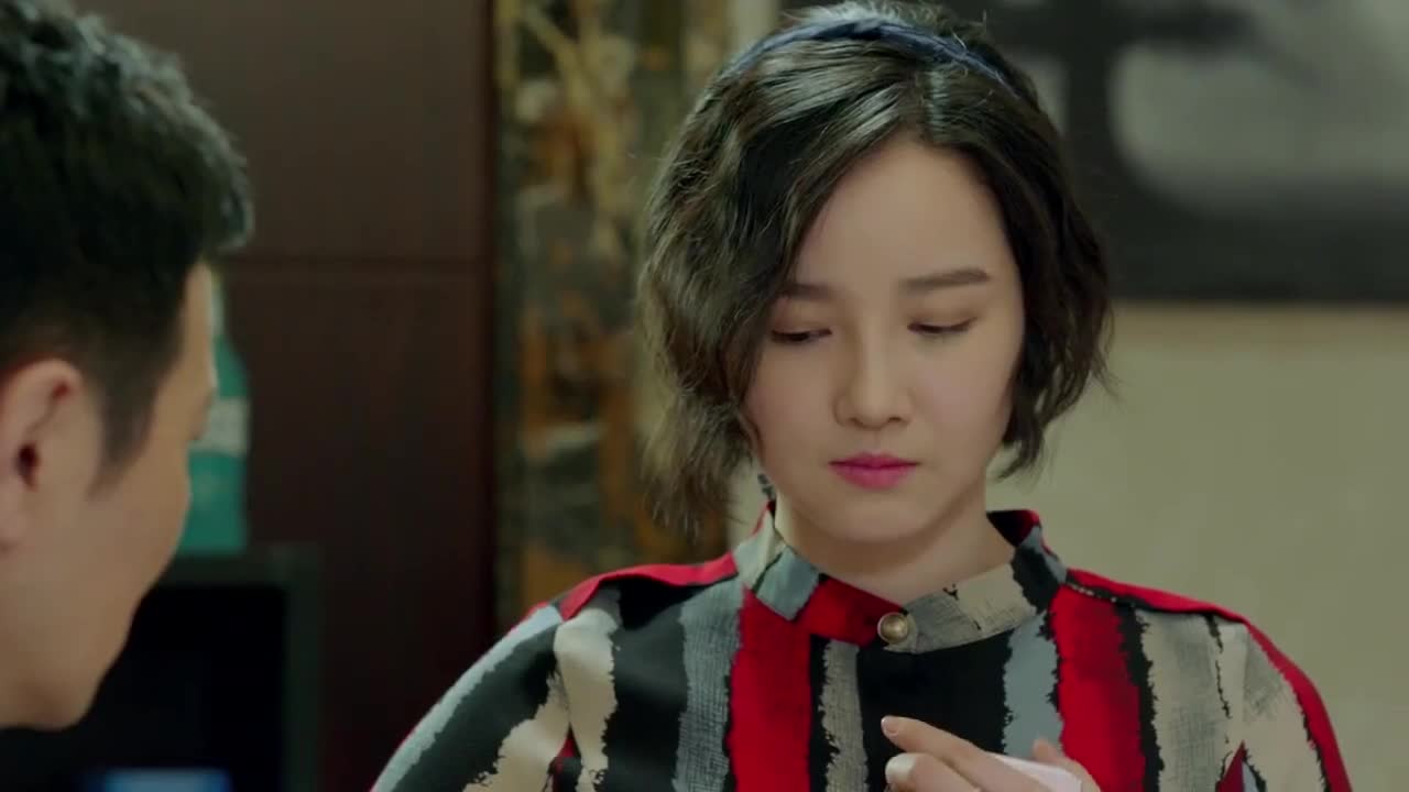 为您推荐: 番名炼金术士 为您推荐: 小别离:蒂娜妈在宴会上拿榴莲