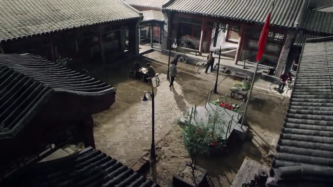 情满四合院:三大爷催老伴去贴对联,厚脸皮道:去晚了没赏钱了!