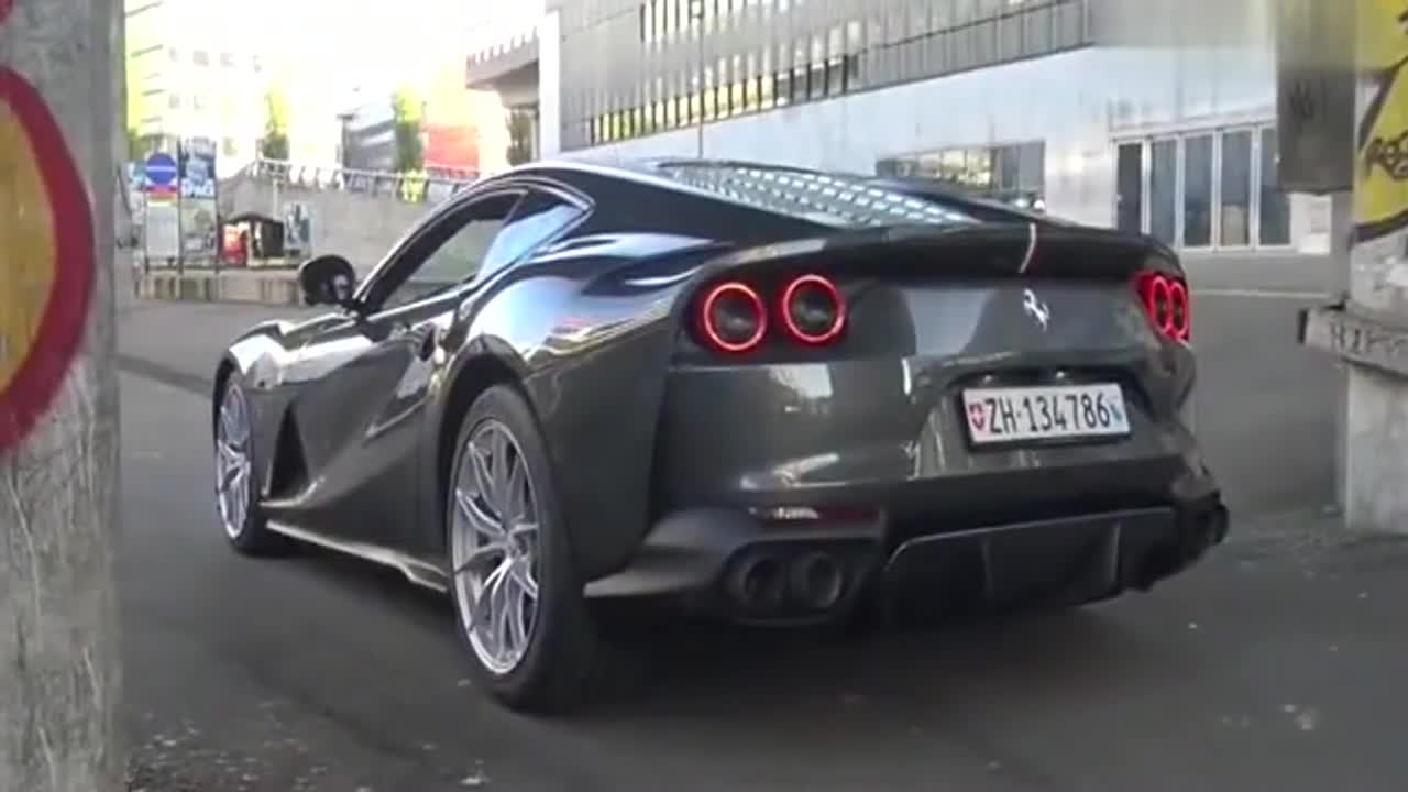 法拉利f12的屁股真性感