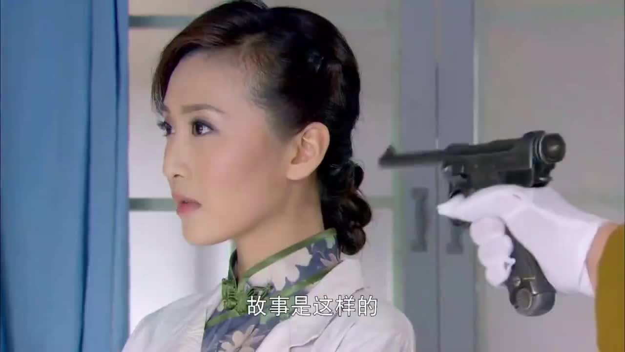 伏击:硬汉枪指美女,怎料美女一秒夺枪,下秒硬汉倒霉了