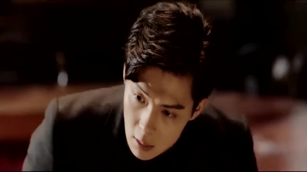 一麻袋重机枪手雷,鬼子惨了 为您推荐: 沙海:吴邪和王盟被黑毛蛇咬伤