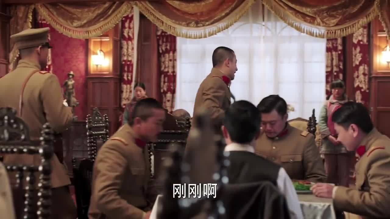 新闻刊登张学良被暗害一事,听完少帅都乐了,立马组织宴会