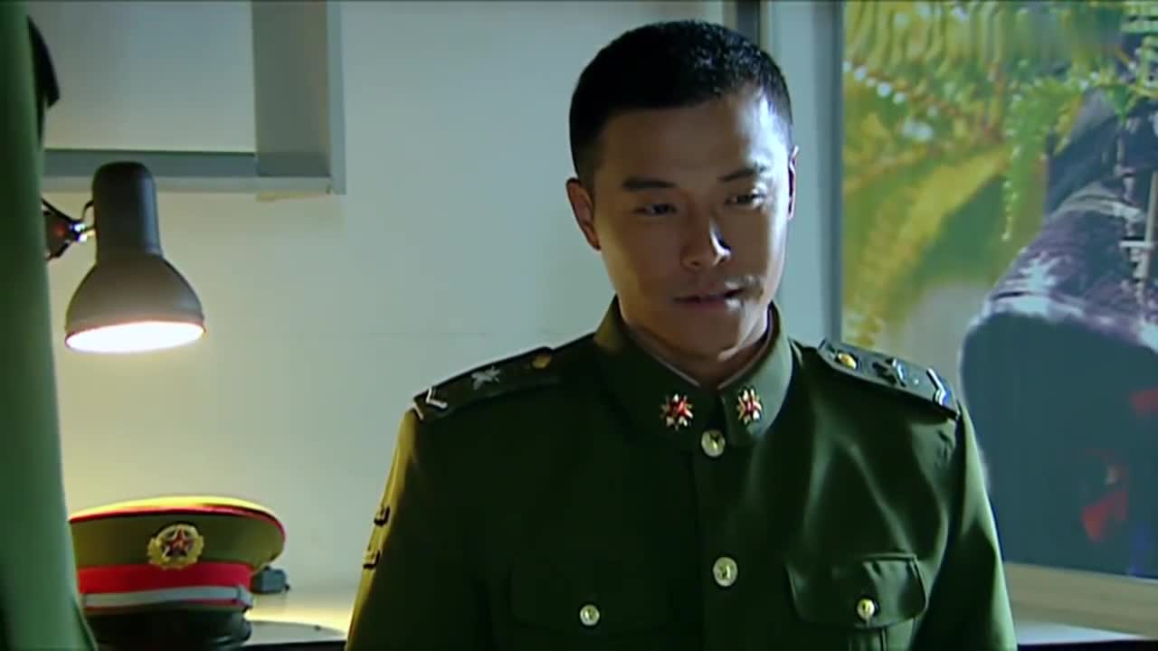 00:00 03:33 03:33 为您推荐: 士兵突击:吴哲烦透了袁朗,当着领导的面