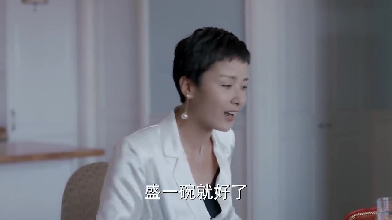 少年派:小琪其实挺可怜的,妈妈出去陪人应酬,保姆也要走了