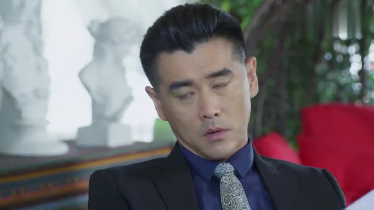 梅花儿香程律师刚刚调查一点回来梅花立马拿出威胁刘铎