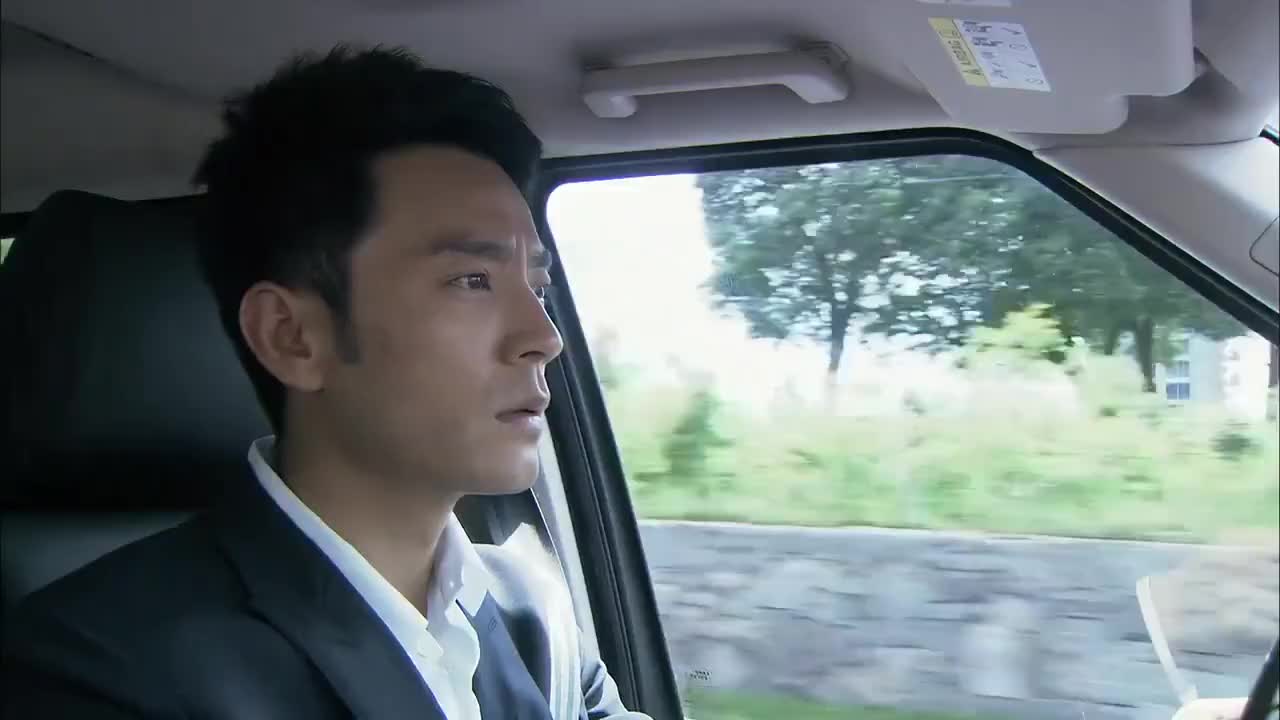 绝爱林启正终于找到邹雨但邹雨一言不发随即准备离开