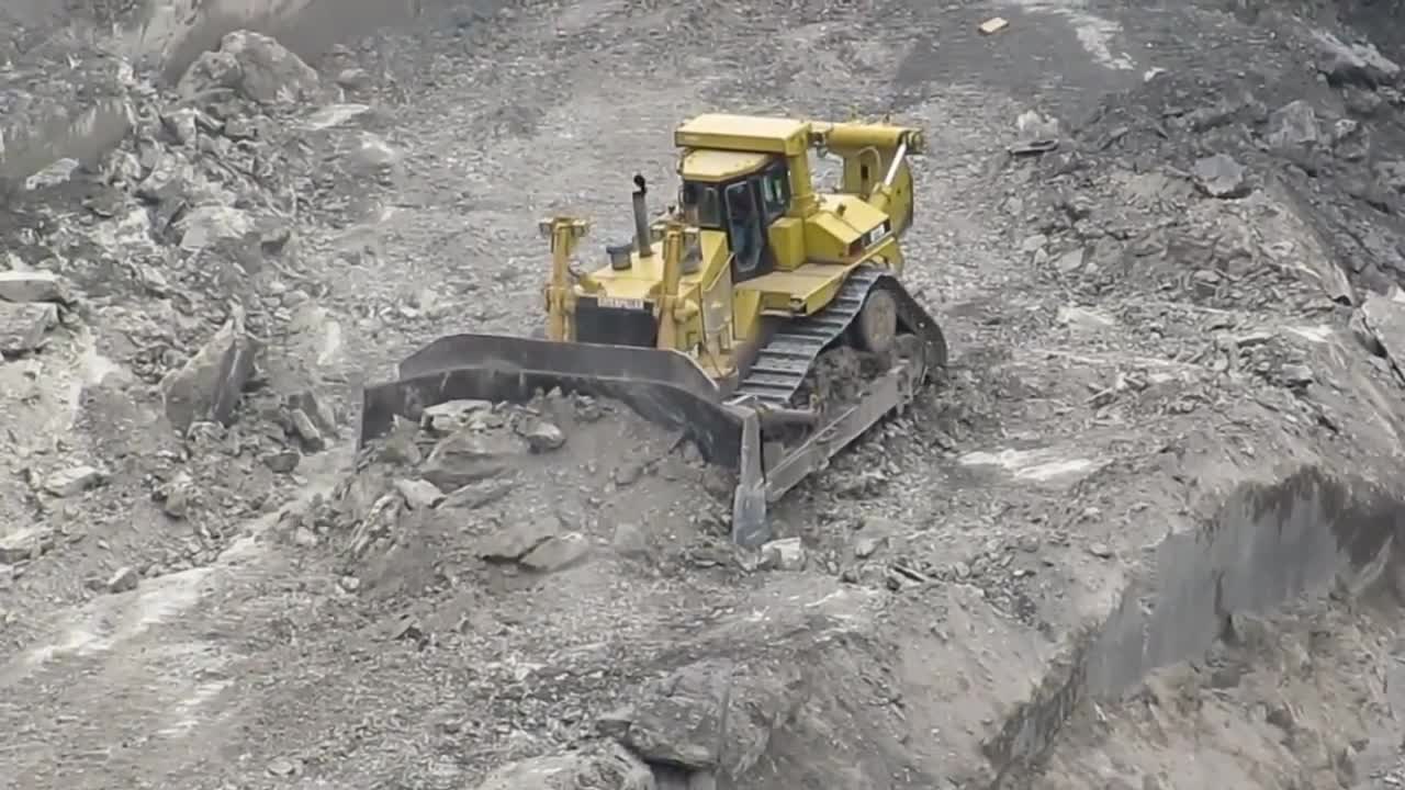 卡特d11推土机翻录被卡