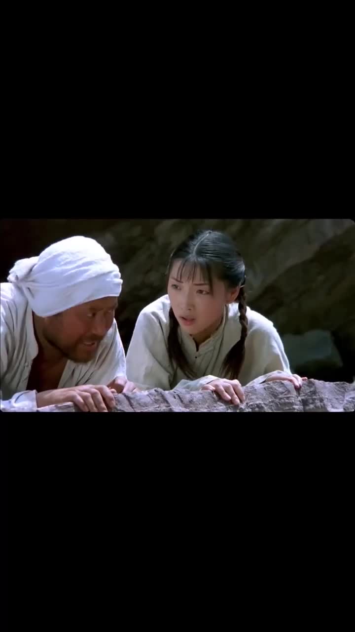 刘小微说要找衣服,下秒才知道,衣服里面藏了重要情报3146