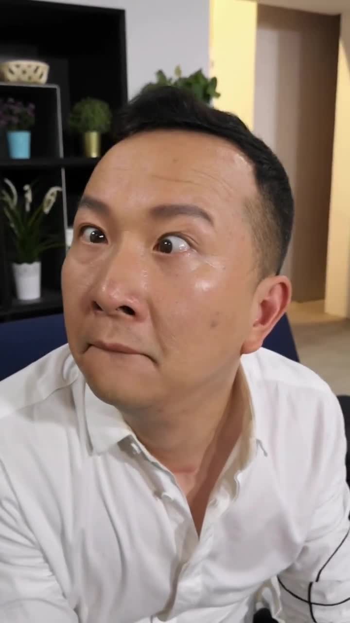 重庆方言小眼睛男人