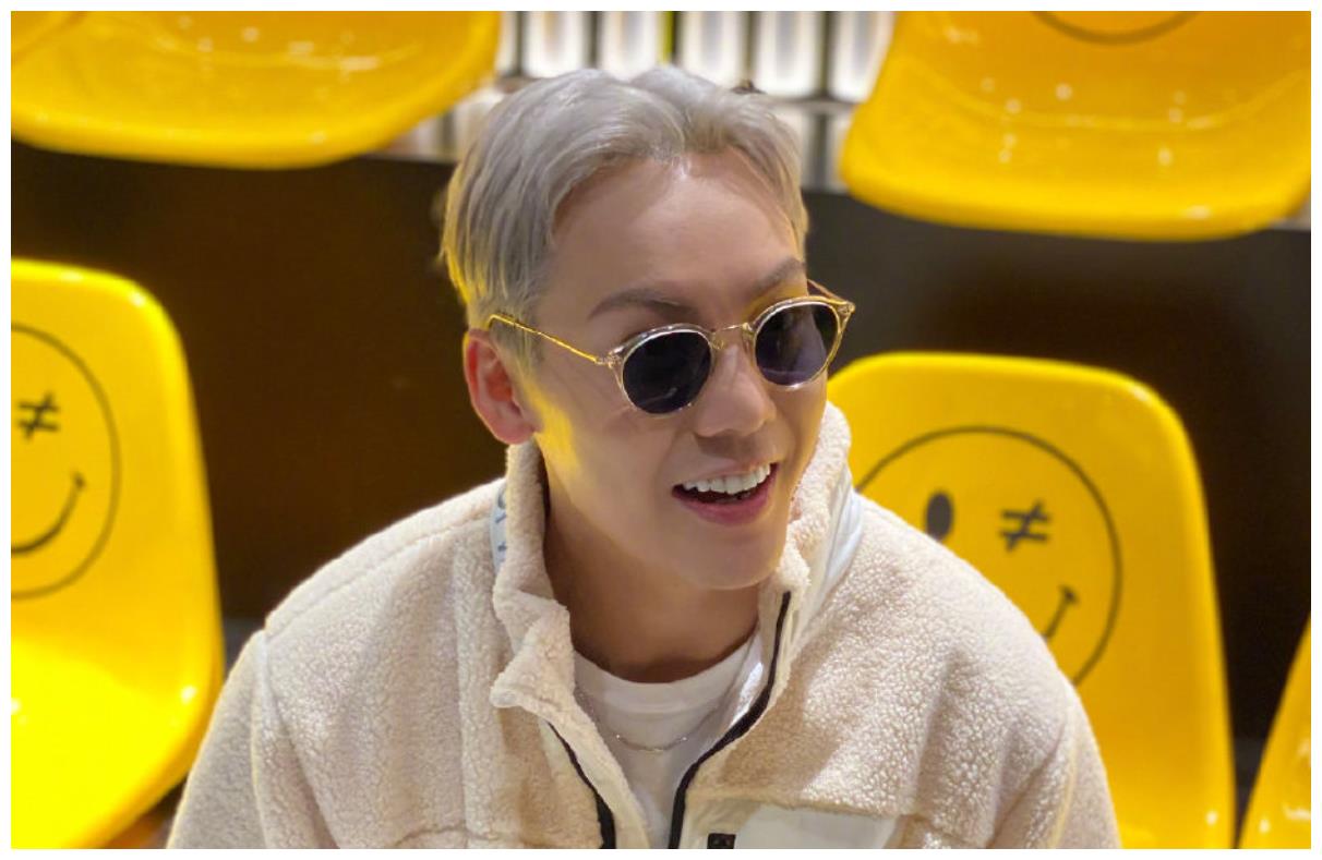 陈伟霆线下活动生图来袭,将头发染白后,这颜值我没看错吧?