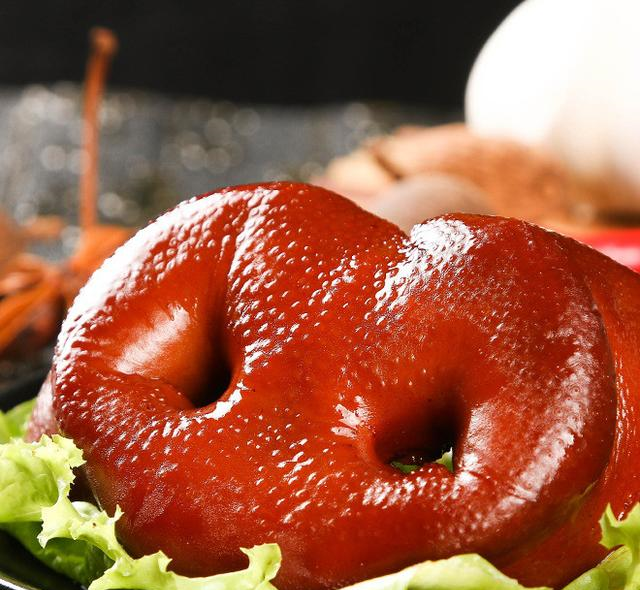 另外,还有一点是你想象不到的,猪鼻子在本质上和大象鼻子基本相同