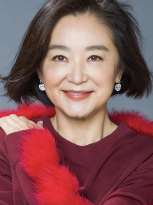 林青霞晒素颜照拜年,暴瘦22斤后颜值回春,气质出众依然女神休闲区蓝鸢梦想 - Www.slyday.coM 林青霞晒素颜照拜年,暴瘦22斤后颜值回春,气质出众依然女神休闲区蓝鸢梦想 - Www.slyday.coM