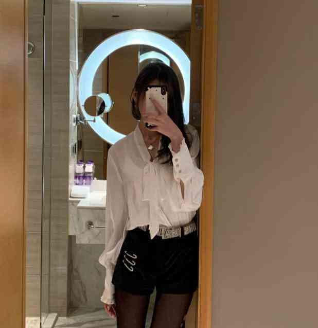 腐团儿清新御姐风下衣失踪露出完美大长腿少女气息扑面而来