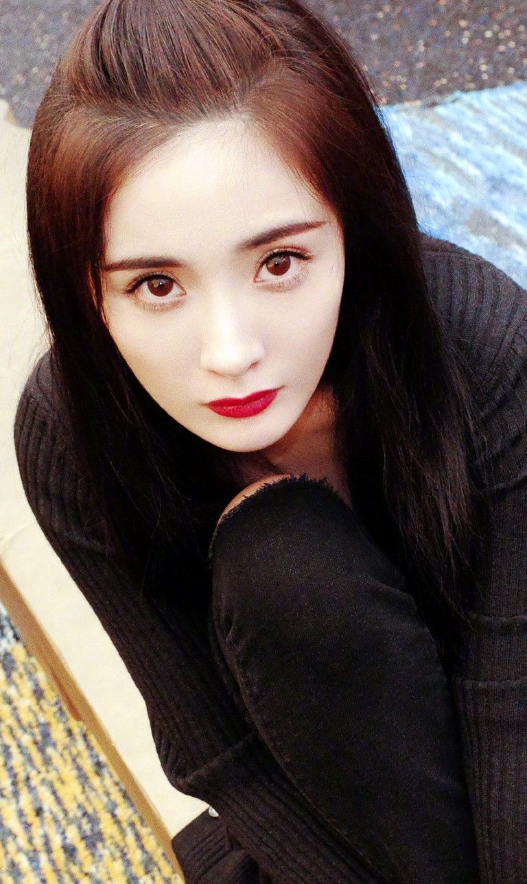 杨幂小仙女来咯,肌肤饱满紧致,眼神很透亮,美不胜收