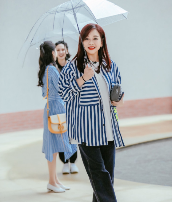 51岁陈松伶近况曝光，与小9岁丈夫张铎情侣装跳舞，被赞冻龄美人休闲区蓝鸢梦想 - Www.slyday.coM