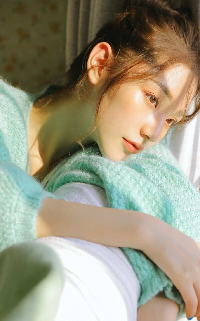 清纯,黄发美女室内小清新,阳光美丽照|小清新|女孩|阳光型_新浪新闻