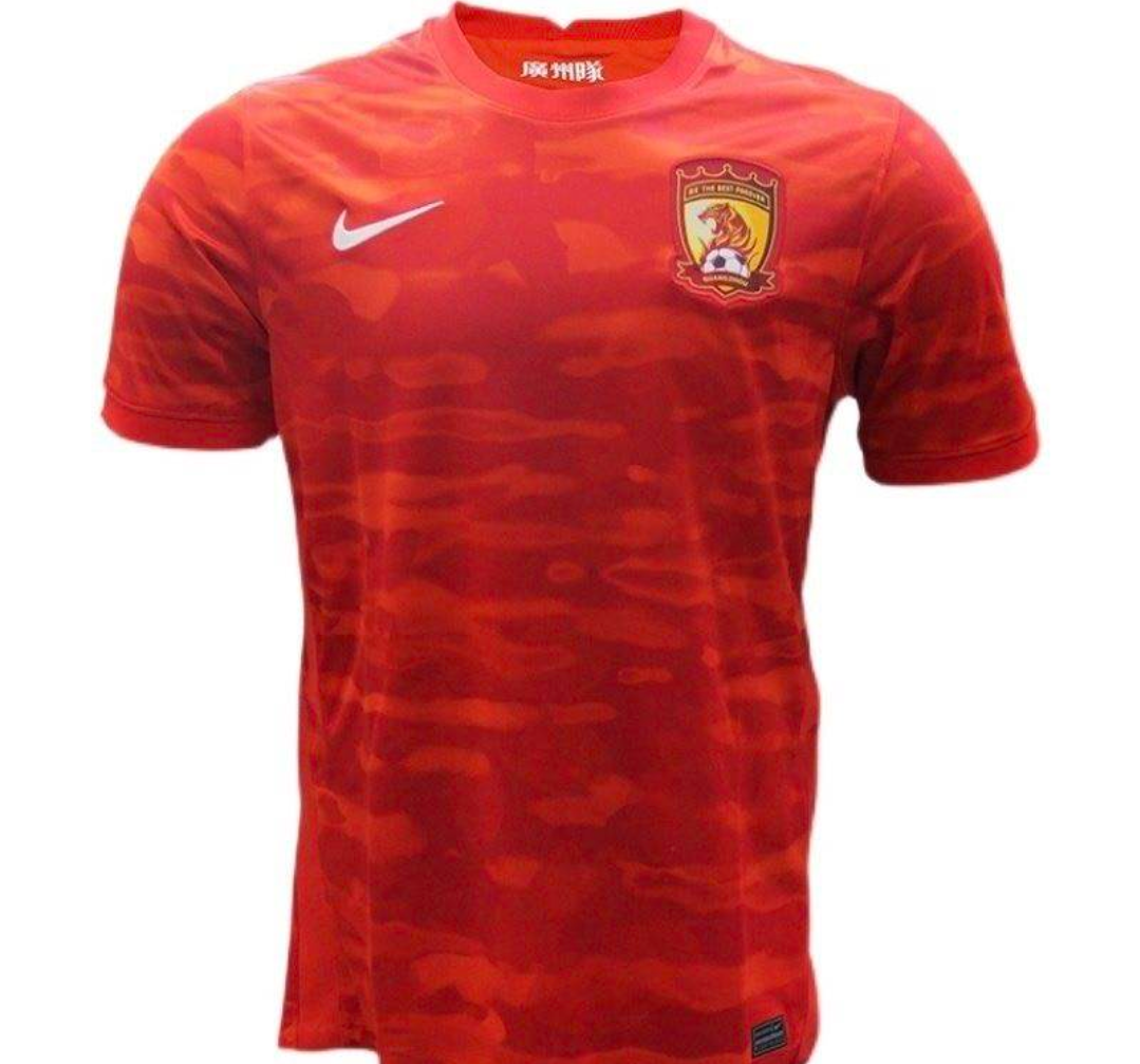 广州恒大2021赛季主场球衣曝光,多数球迷表示这款球衣挺难看的