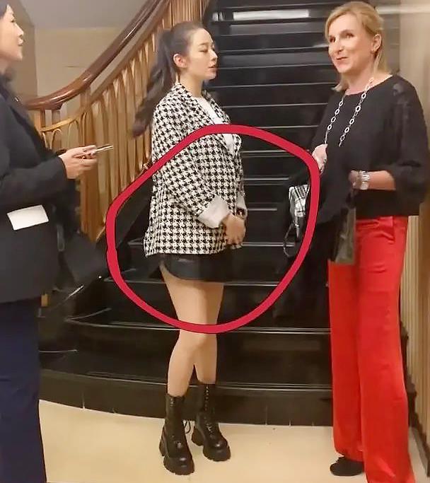 1 / 8 吉娜·爱丽丝的身材十分优秀,也是同行业中为数不多能和模特