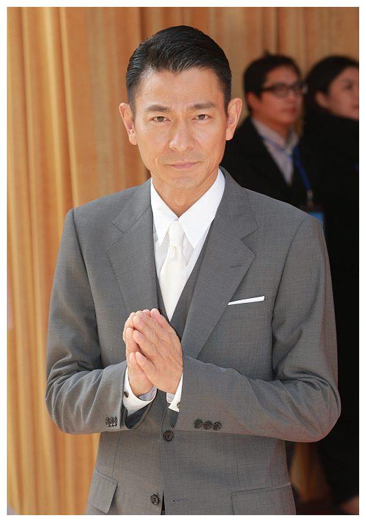 刘德华美发技术非常好,原来他出道前曾经,做出美发师