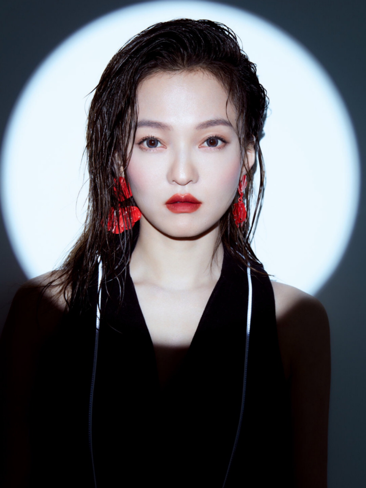 韩雪和张韶涵双双挑战蛇纹西装风格差距这么大