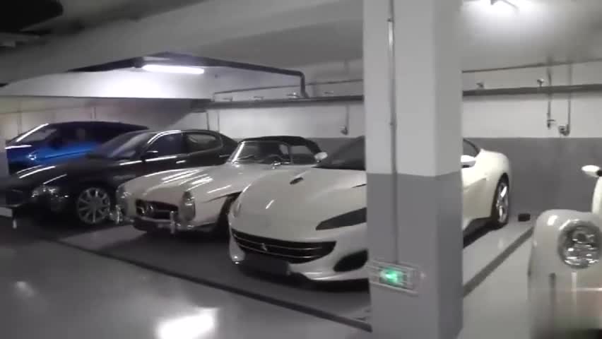 看到车库里的这些车,真是无法想象土豪的生活