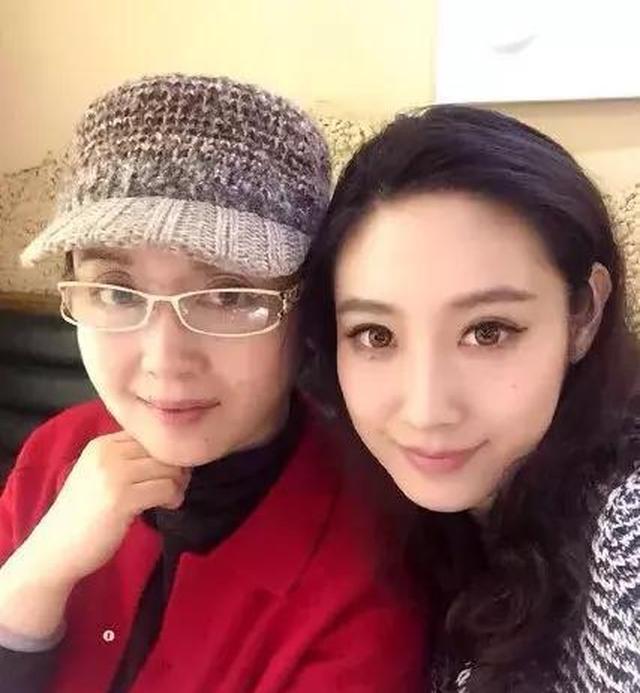 86版西游记猪八戒媳妇高翠兰虽年老色不衰和女儿似姐妹花