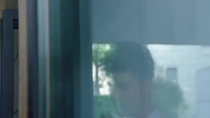 影视 詹姆斯拿花来谢罪 一开门是丈母娘 真是很是意外 影视 詹姆斯拿花来谢罪 一开门是丈母娘 真是很是意外