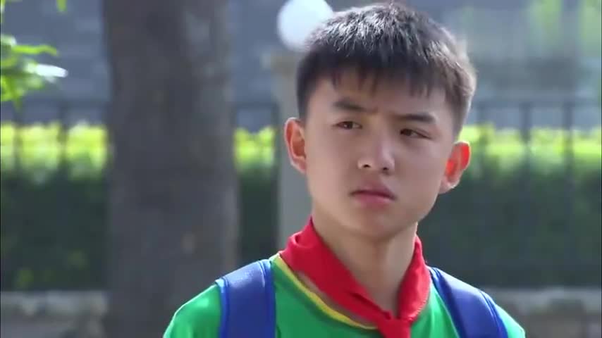 麻辣芳邻:5万块钱被小孩提醒,老杨想起来了