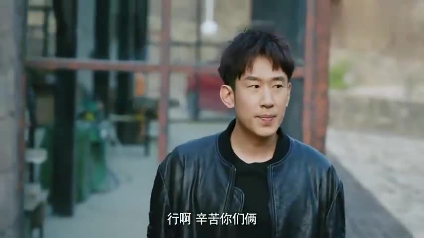 绿水青山带笑颜许晗在欢歌面前不顾忌形象
