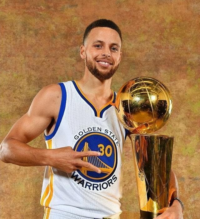 杨毅库里这种球队即使拿100个冠军也会让篮球失去他的灵魂