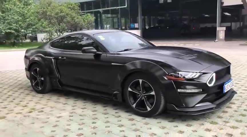 为您推荐: 同样是200万,当道奇地狱猫遇到福特野马时,才知道差距有