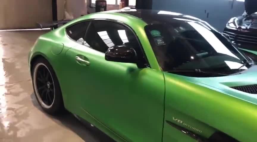 爱车养护奔驰超跑改色贴膜炫彩