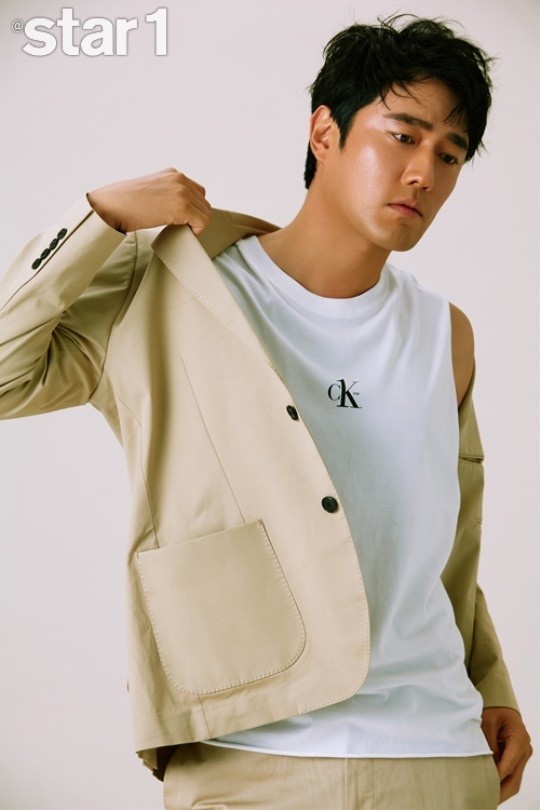 韩国艺人赵汉善最新杂志写真曝光