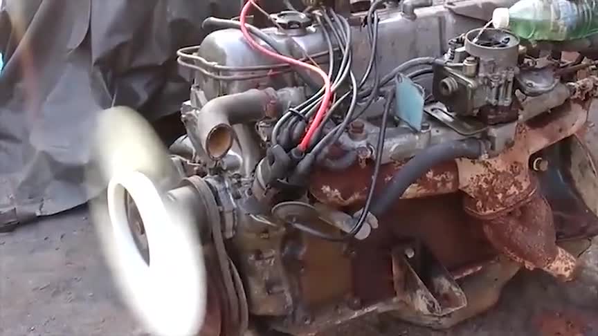机械百科报废车拆下来的日产发动机启动后声音还是这么浪